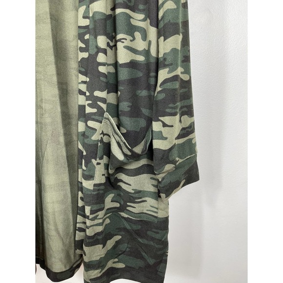Sanctuary Open Front Patch Pockets Cardigan in Camo Size M - Picture 4 of 8